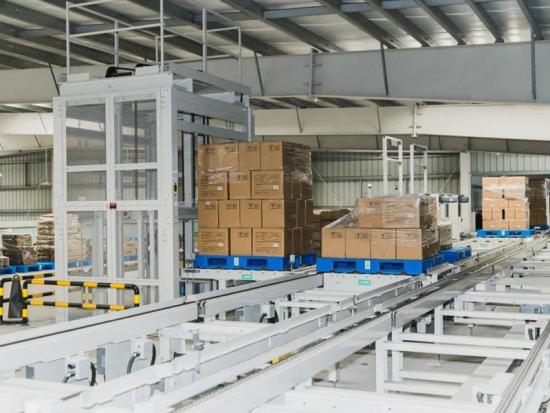 Pallet elevators for automated warehouse