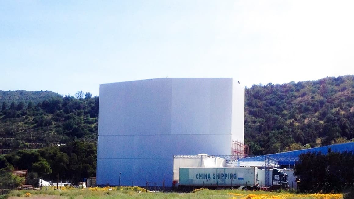 คลังสินค้าโครงสร้างเหล็กสำเร็จรูป (Clad Rack Warehouse)